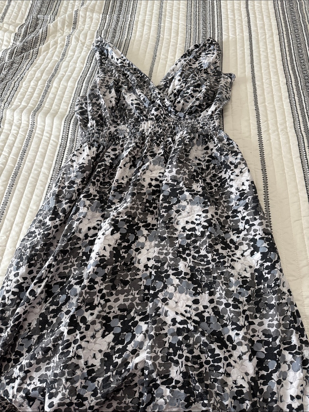 Avenue Black & White Floral V-Neck Sleeveless Dress